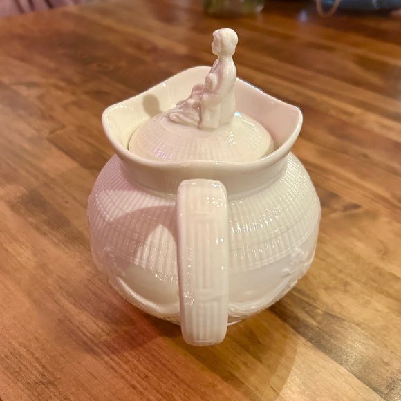 Vintage I. Godinger White Teapot - Sculptured Mother Embracing a Child - Picture 2 of 6